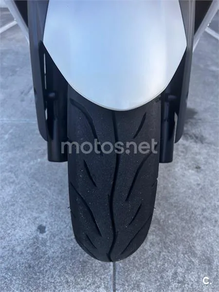 Kymco Super Dink 350i – Vista 9