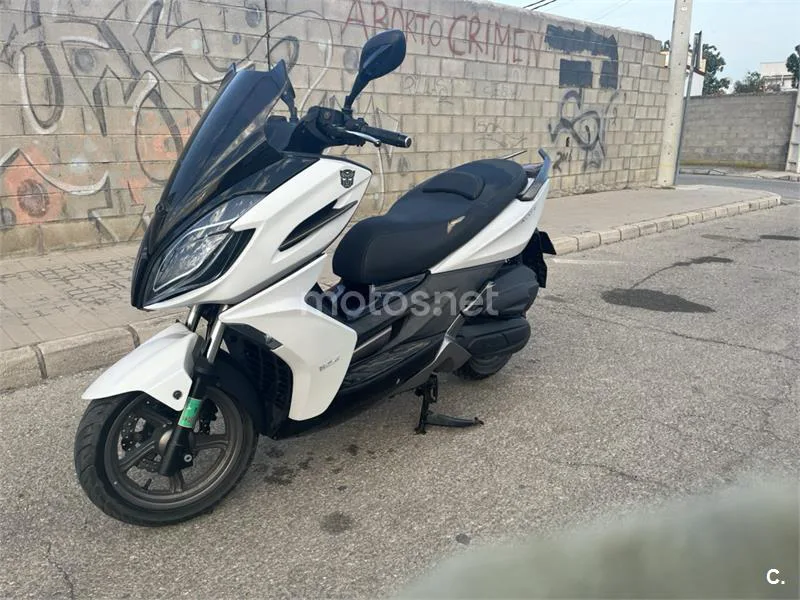 Kymco K-XCT 125i – Vista 2