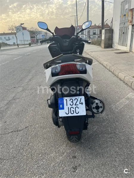 Kymco K-XCT 125i – Vista 3