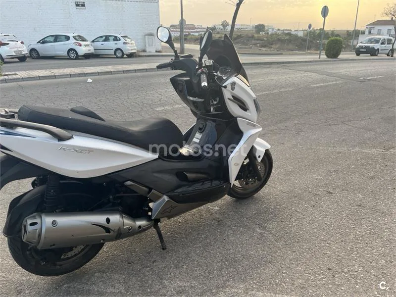 Kymco K-XCT 125i – Vista 4