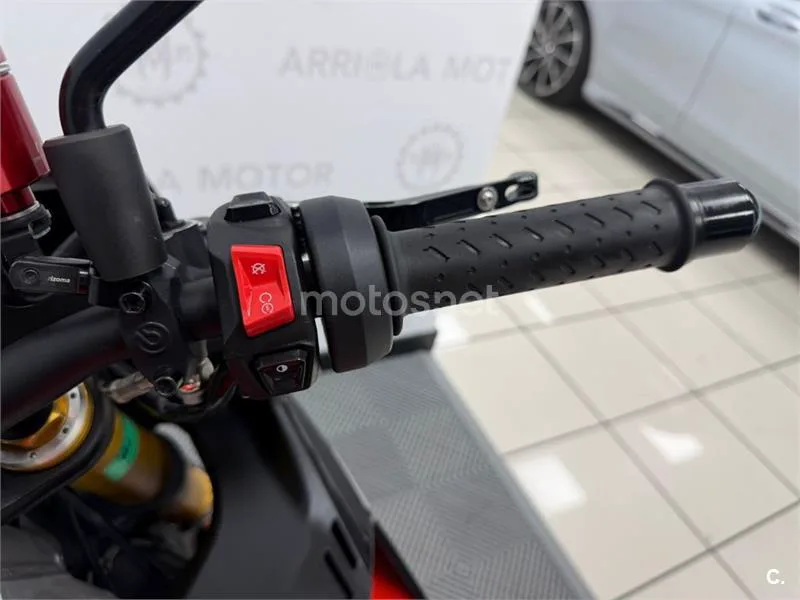 Aprilia Tuono V4 1100 Factory – Vista 11