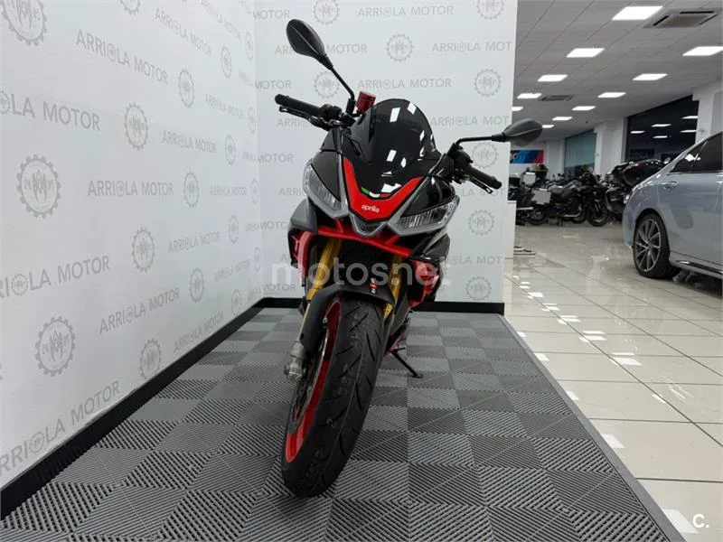 Aprilia Tuono V4 1100 Factory – Vista 3