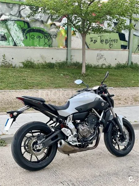 Yamaha MT-07 – Vista 3