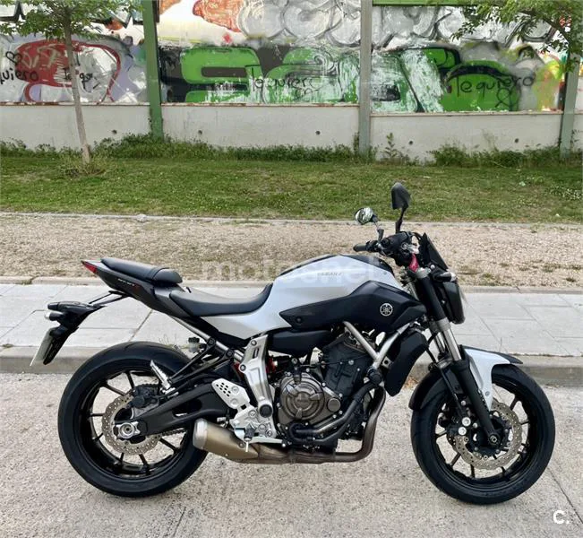 Yamaha MT-07 – Vista 4