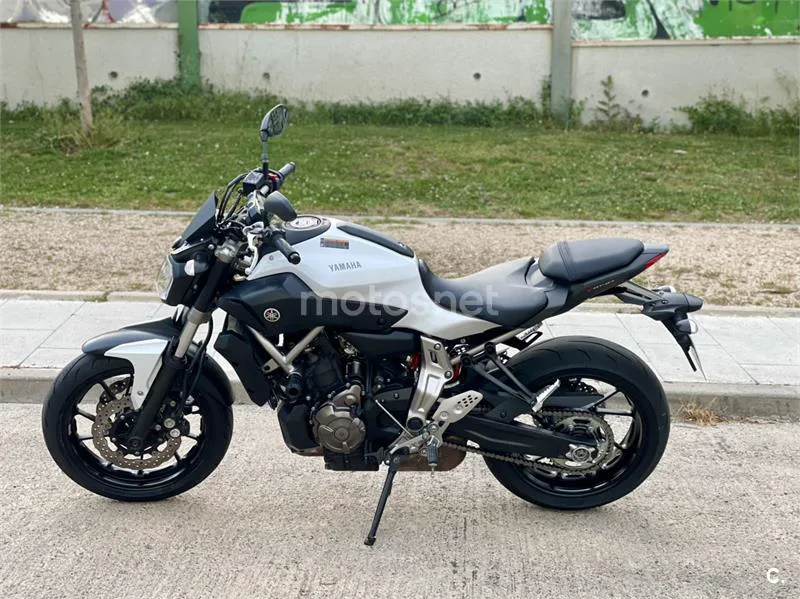 Yamaha MT-07 – Vista 5