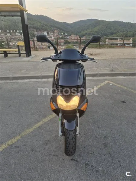 Aprilia Leonardo 125 - Vista 3