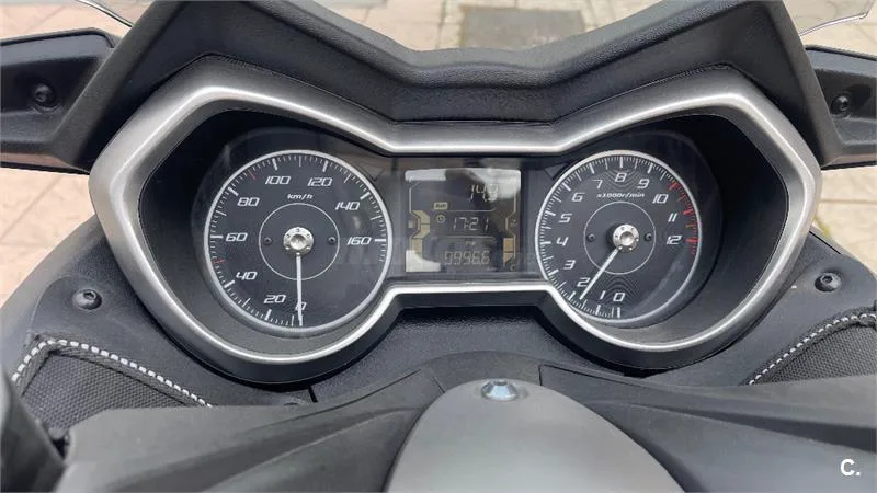Yamaha XMAX 125 – Vista 4