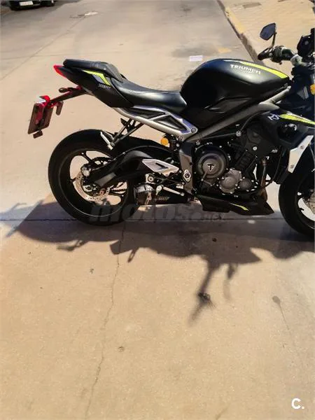 Triumph Street Triple – Vista 2