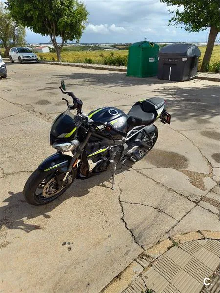 Triumph Street Triple – Vista 3