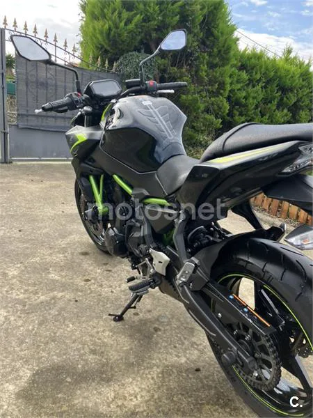 Kawasaki Z650 – Vista 3