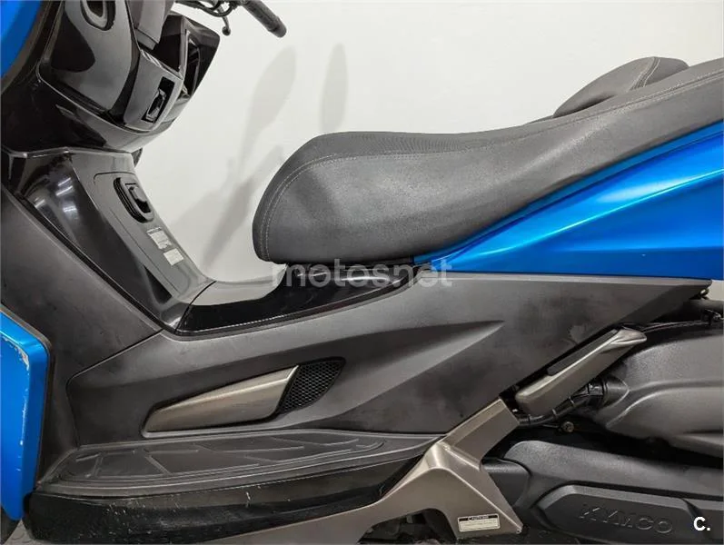 Kymco K-XCT 125i – Vista 3