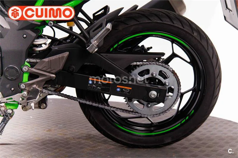 Kawasaki Ninja 125 – Vista 18