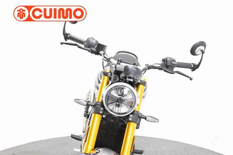 Triumph Speed 400 – Vista 20