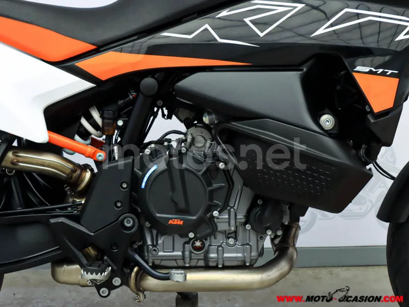 KTM 890 – Vista 5