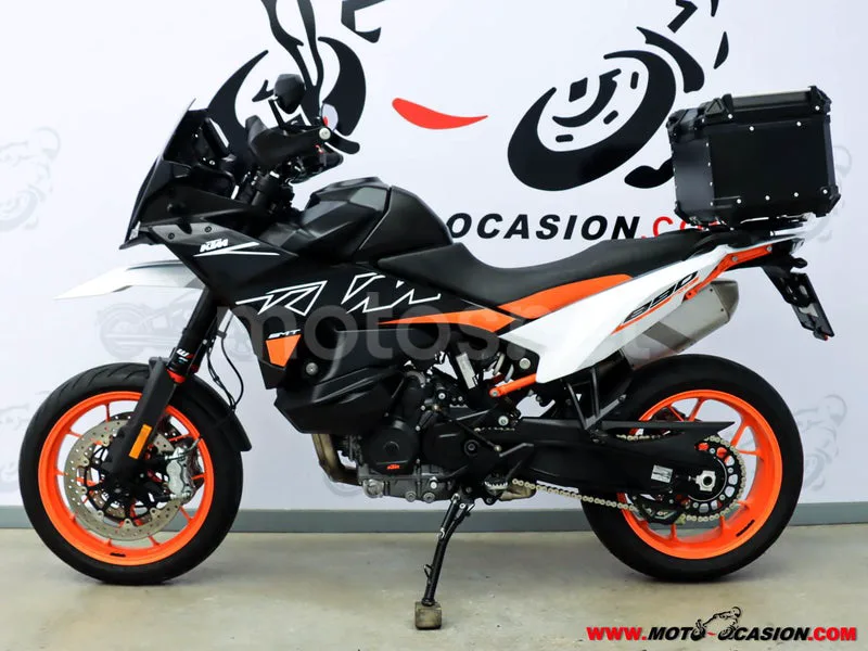 KTM 890 – Vista 7