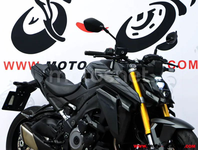 Suzuki GSX-S – Vista 4