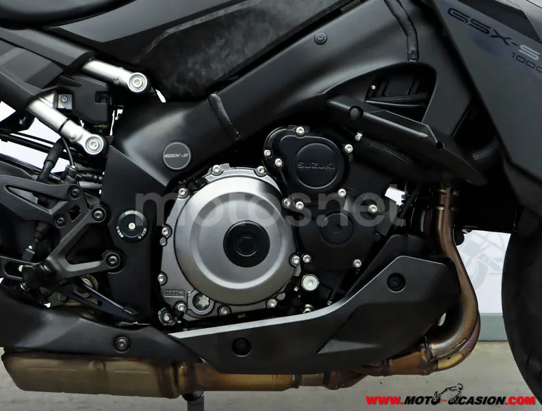Suzuki GSX-S – Vista 5