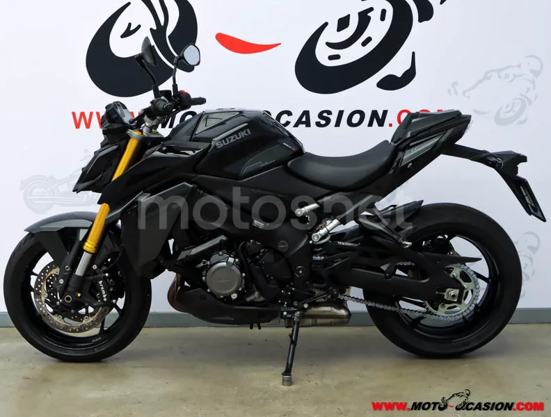Suzuki GSX-S – Vista 7