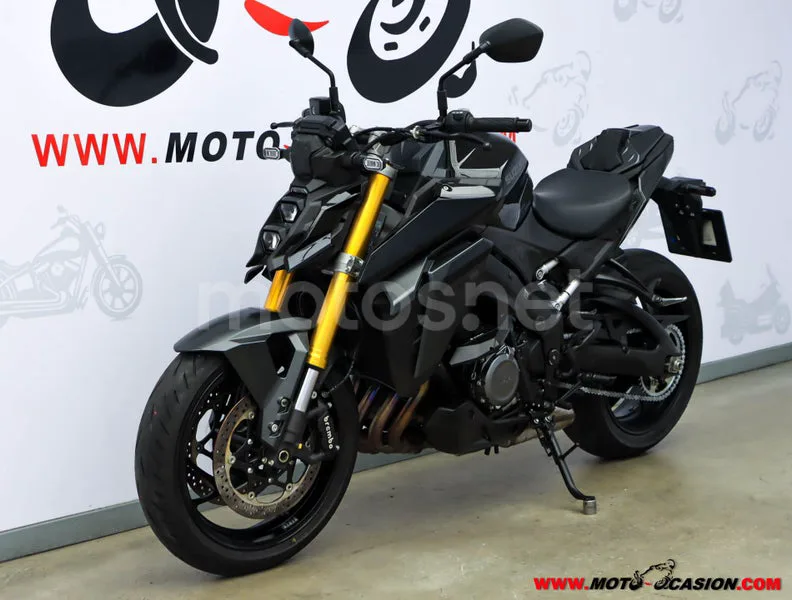 Suzuki GSX-S – Vista 8