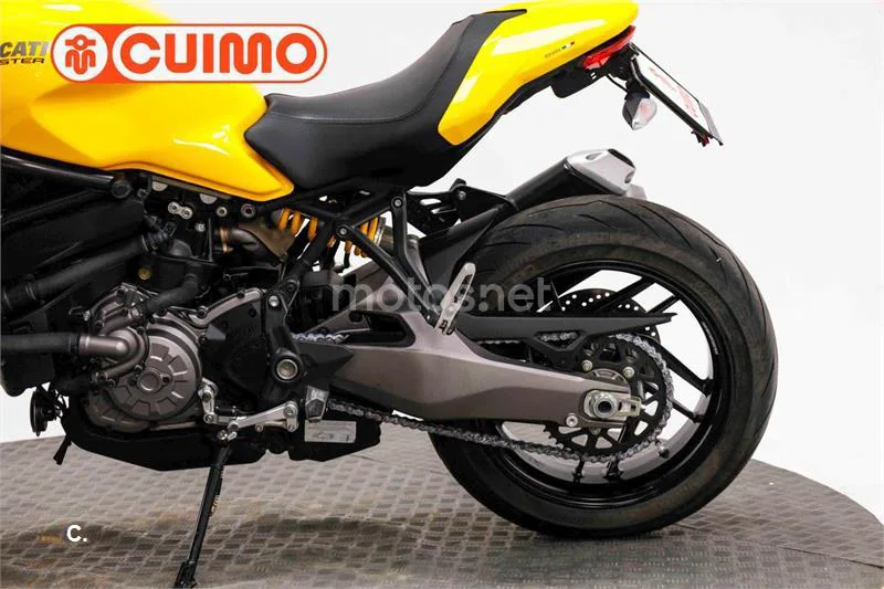 Ducati Monster 821 – Vista 16