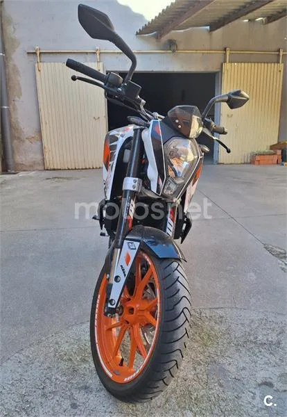 KTM 390 Duke – Vista 3