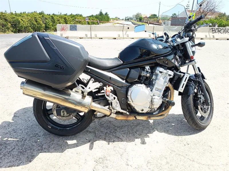Suzuki GSF Bandit 650 – Vista 3