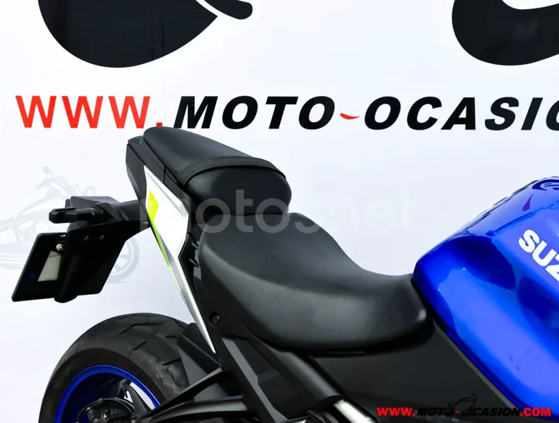 Suzuki GSX-S – Vista 11