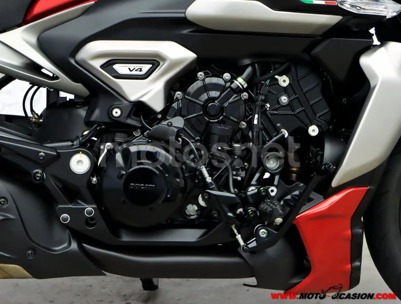 Ducati Diavel V4 – Vista 5