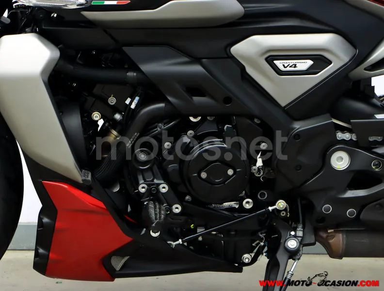 Ducati Diavel V4 – Vista 10