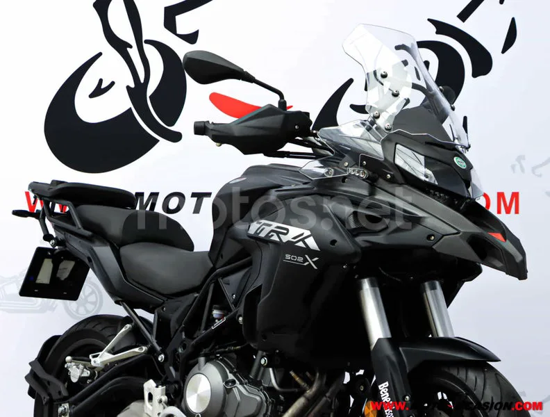 Benelli TRK 502 – Vista 4