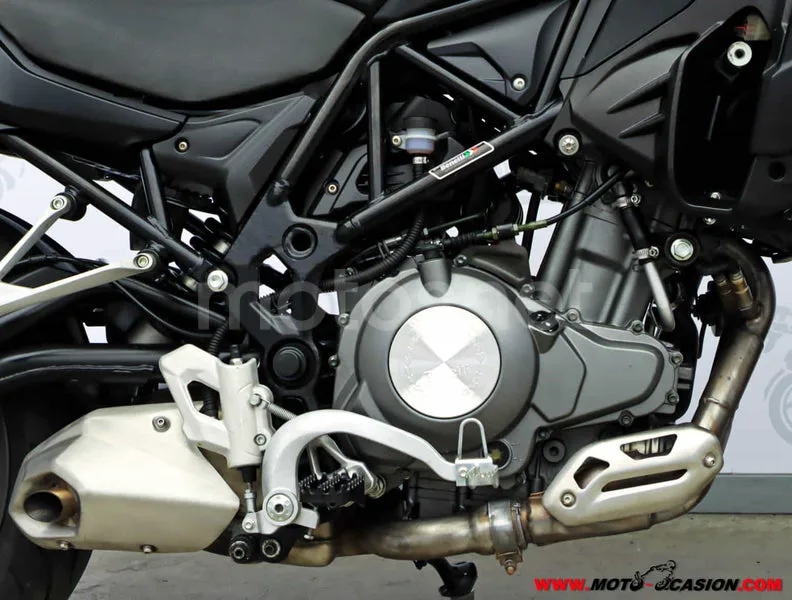 Benelli TRK 502 – Vista 10