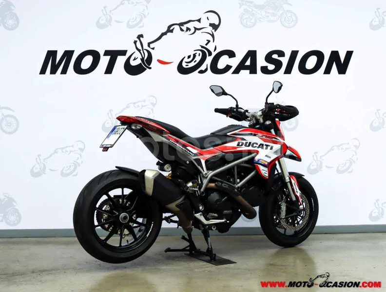 Ducati Hyperstrada – Vista 3