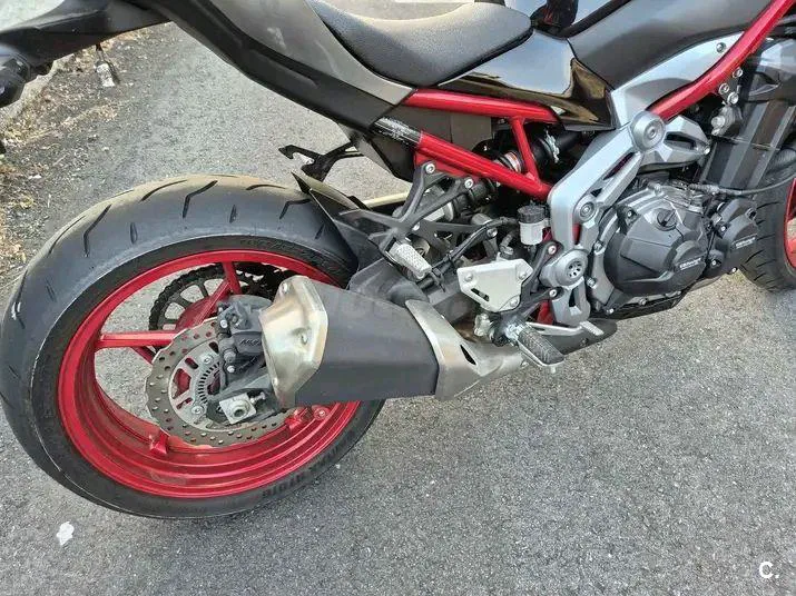 Kawasaki Z900RS – Vista 2