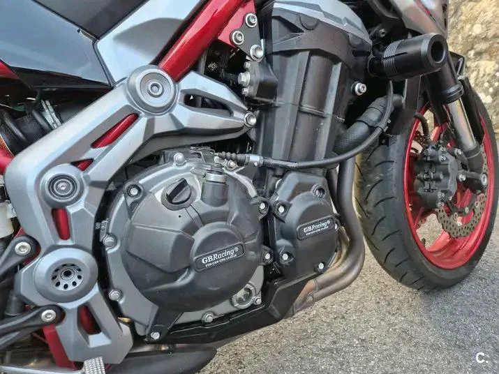 Kawasaki Z900RS – Vista 3