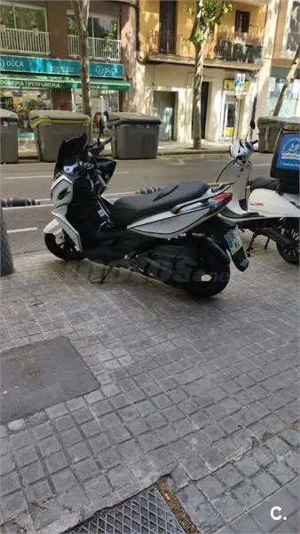 Kymco K-XCT 300i - Vista 4