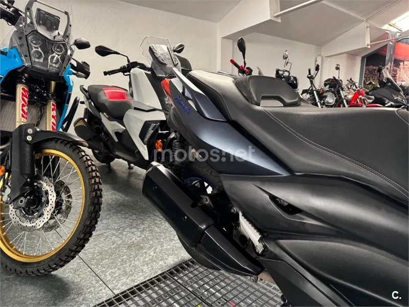 Yamaha XMAX 300 – Vista 18