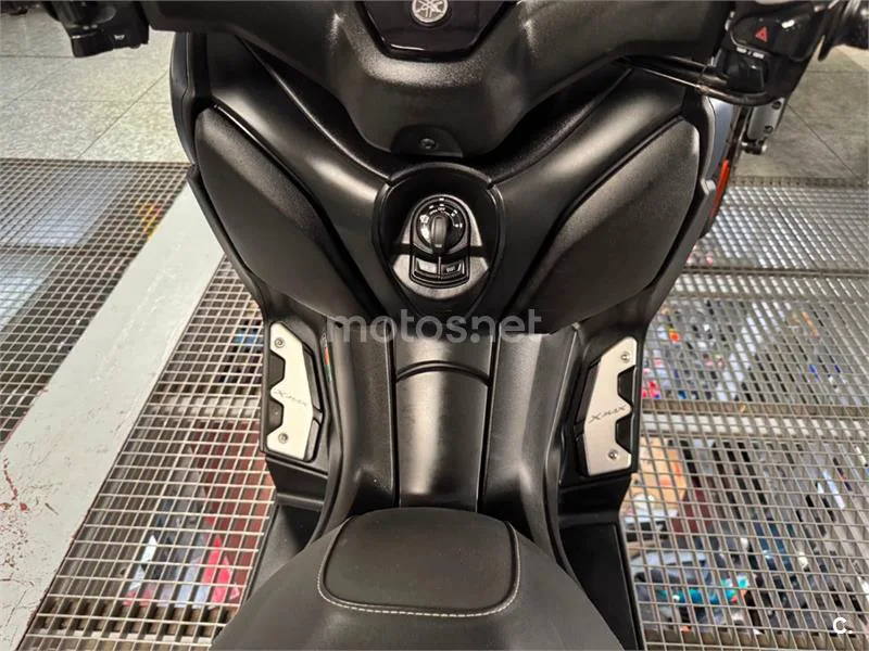 Yamaha XMAX 300 – Vista 21