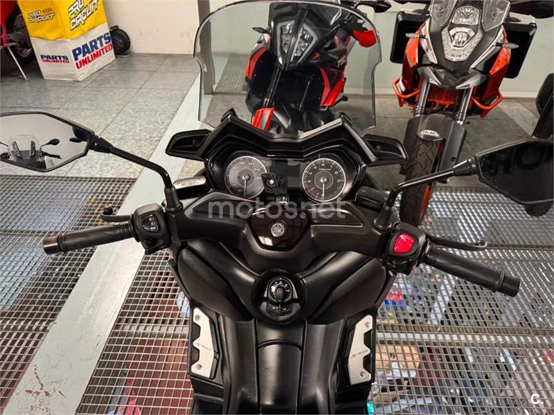 Yamaha XMAX 300 – Vista 22