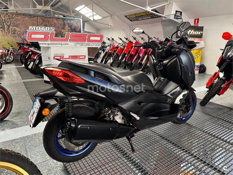 Yamaha XMAX 300 – Vista 7