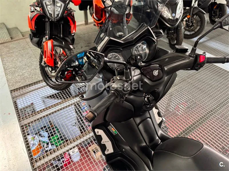 Yamaha XMAX 300 – Vista 10