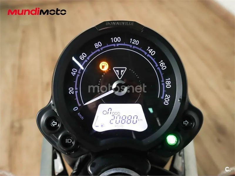 Triumph Speed Twin 900 – Vista 12