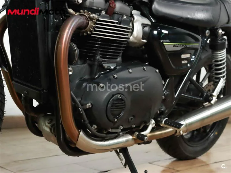 Triumph Speed Twin 900 – Vista 10