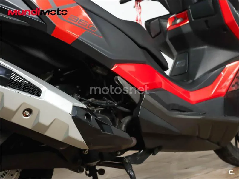Kymco DTX 350 – Vista 4