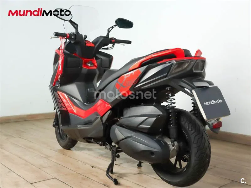 Kymco DTX 350 – Vista 8