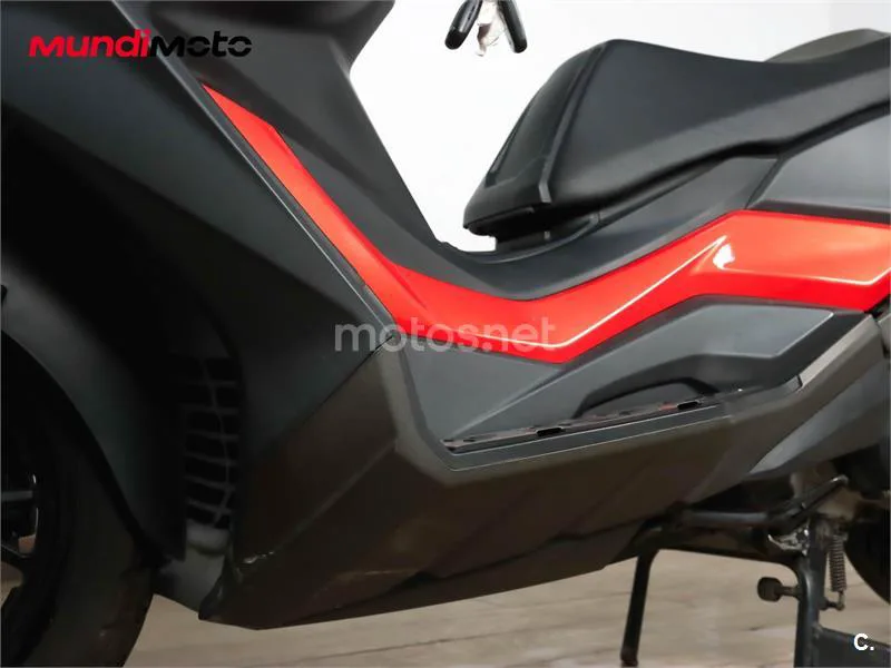 Kymco DTX 350 – Vista 10