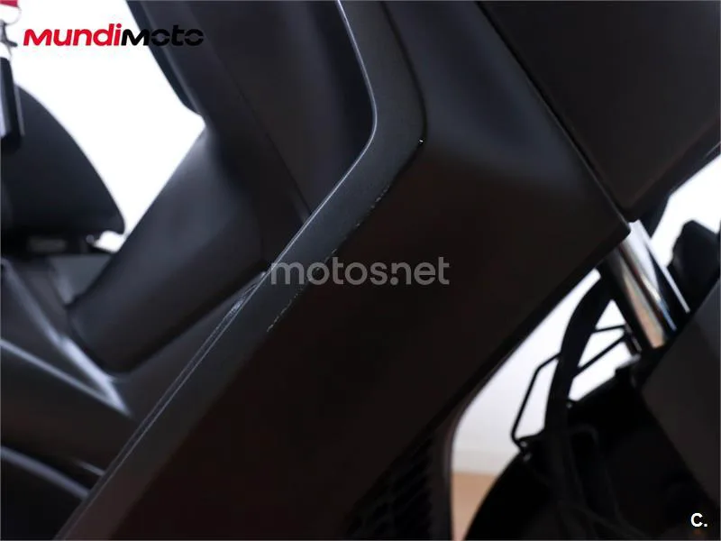 Yamaha XMAX 300 – Vista 13