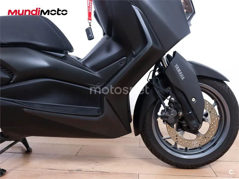 Yamaha XMAX 300 – Vista 24
