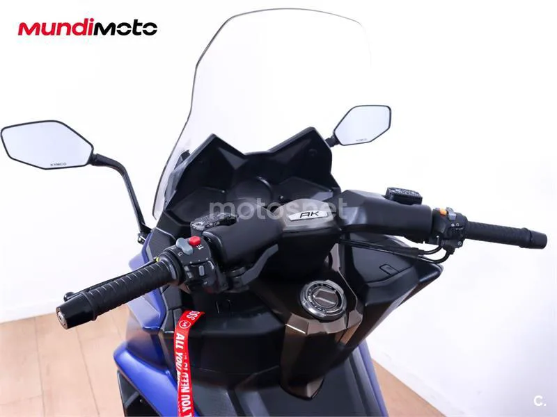Kymco AK 550 – Vista 11
