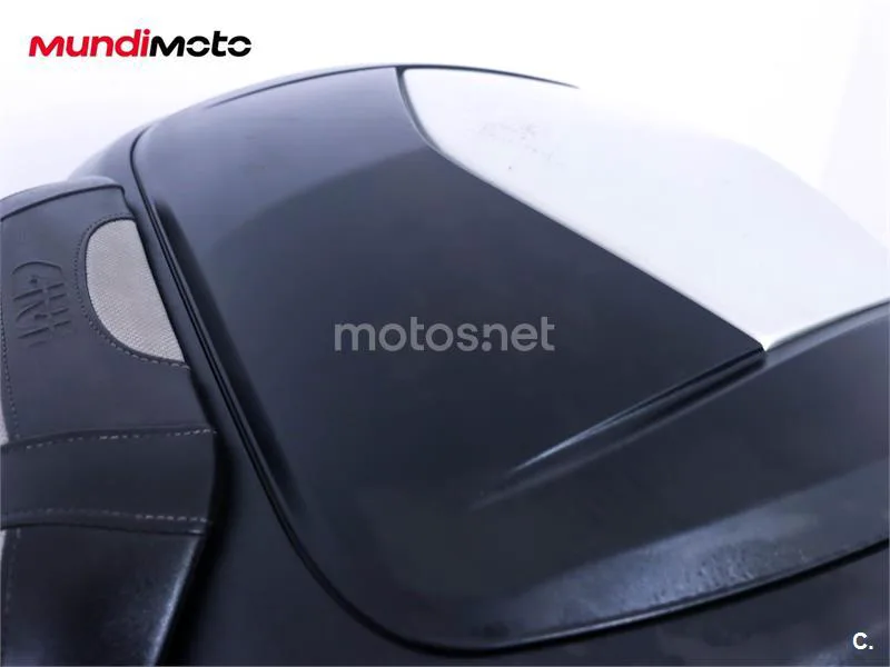 Kymco AK 550 – Vista 22