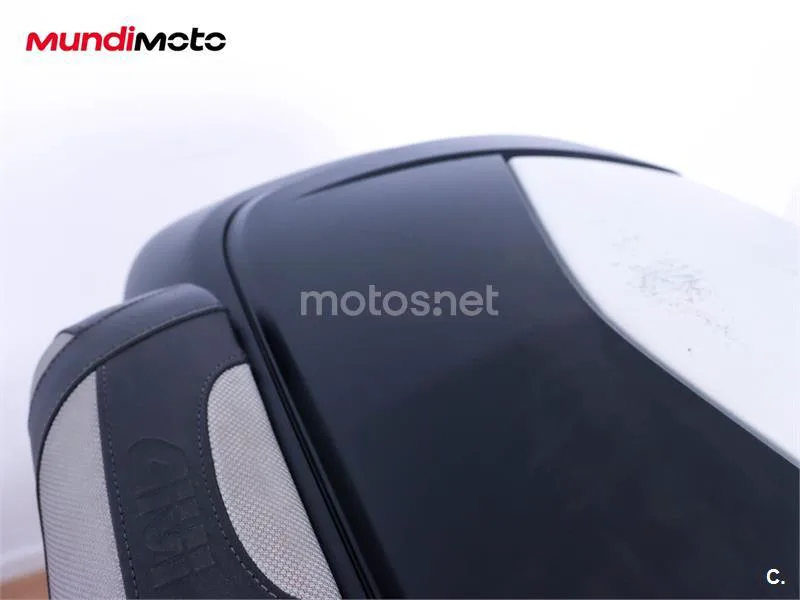 Kymco AK 550 – Vista 23